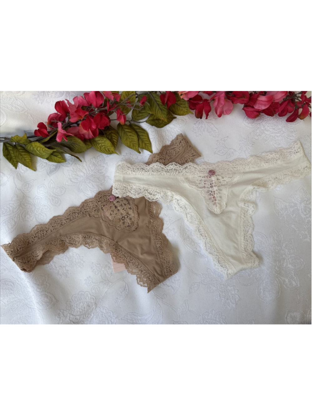 2 PAIR PAIRS XS VICTORIA'S SECRET DREAM ANGELS TAN IVORY LACE THONG PANTIES